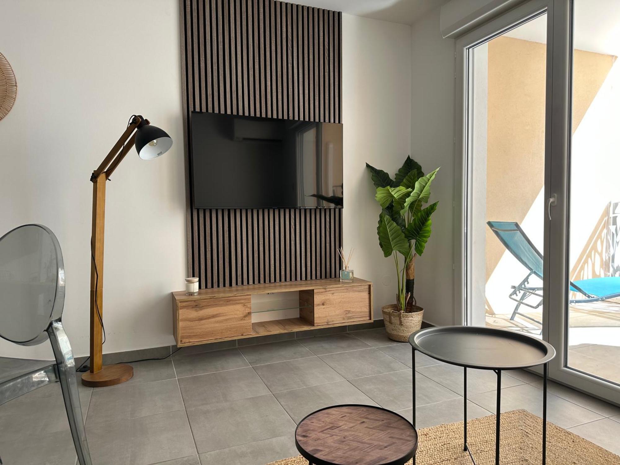 Bel Appartement Au Calme Avec Parking Menton Bagian luar foto